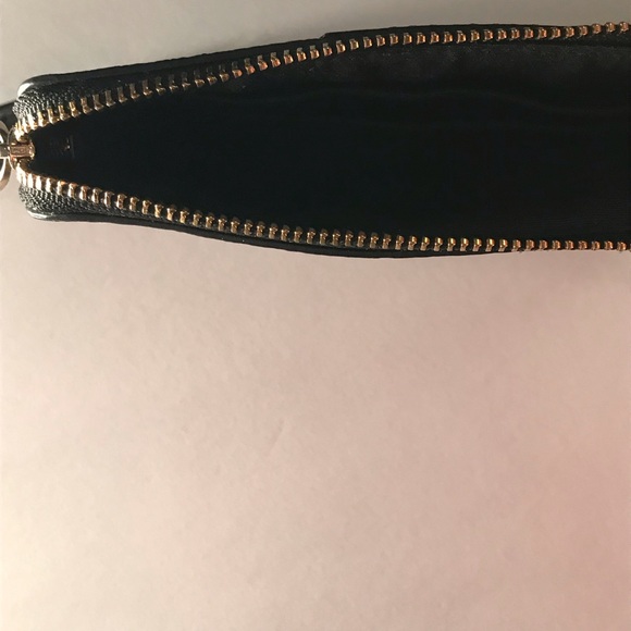 Small coach hand purse - Picture 5 of 6